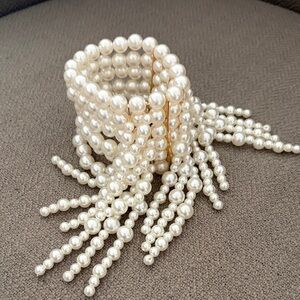 Elegant Faux Pearl Beaded Bracelet